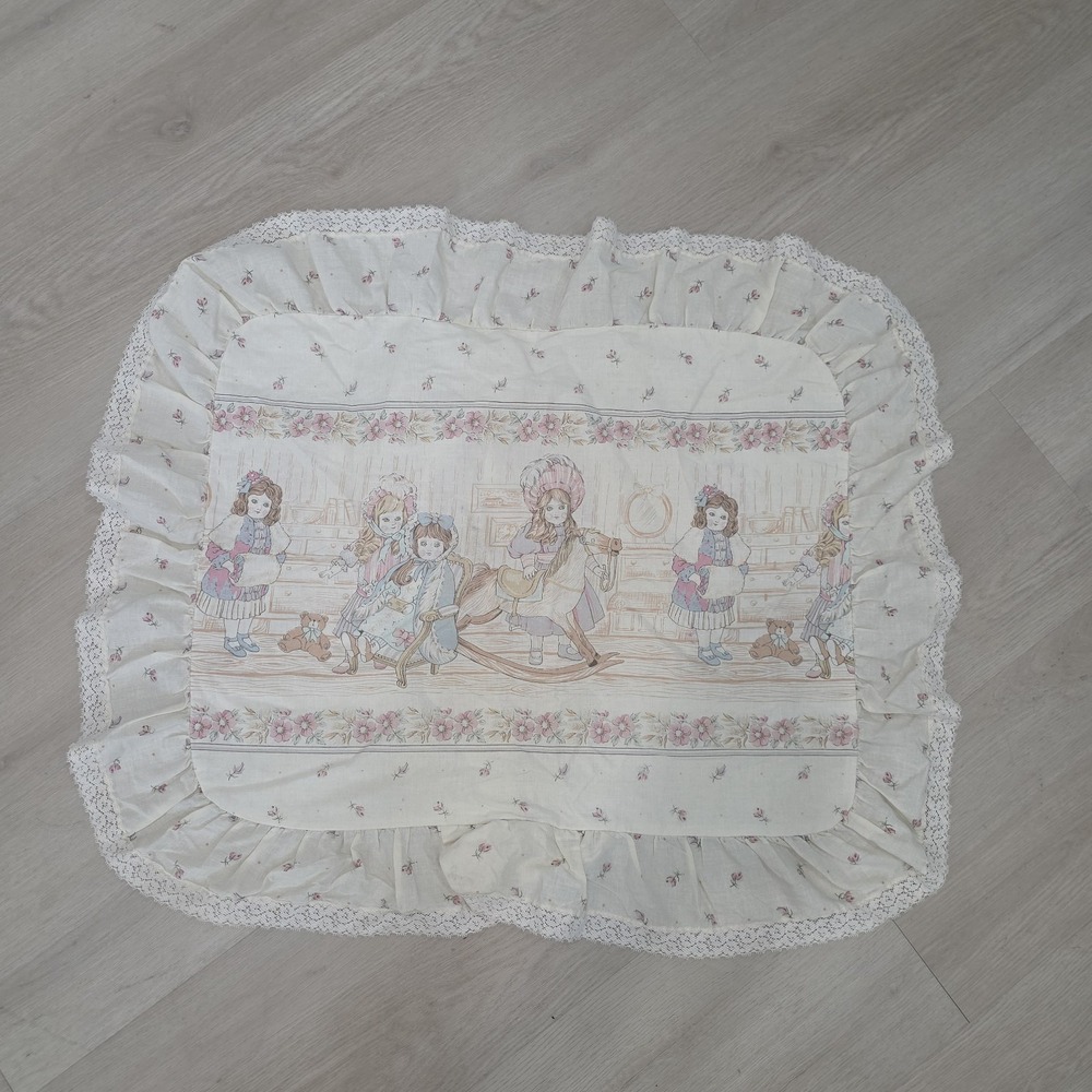 Vtg Jcpenney Victorian Doll Pattern Curtain Set / Pillowcase / Bed Skirt Set